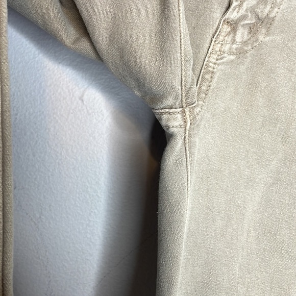 MOTHER | The Insider Ankle Frey Jeans in Chalk It Up - Picture 5 of 10